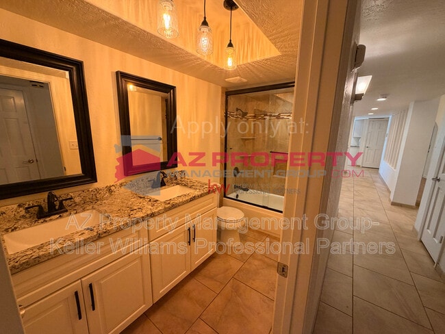 Building Photo - 12817 N 1st St