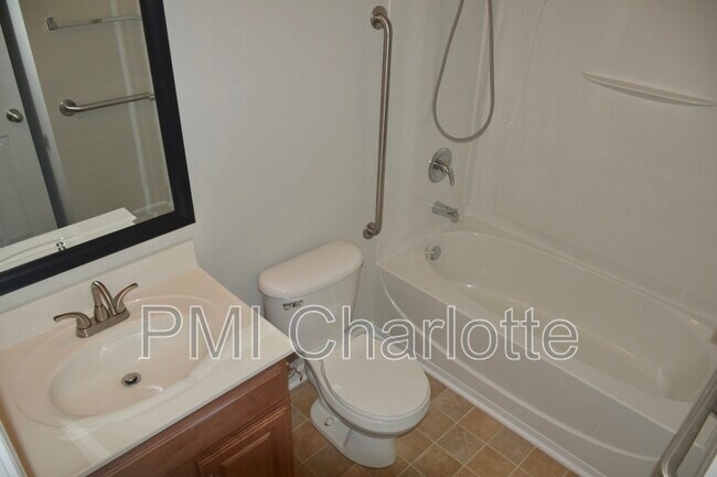 Building Photo - 307 Glennallen Rd