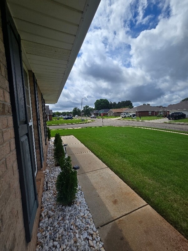 Building Photo - 101 Herrick Dr SW