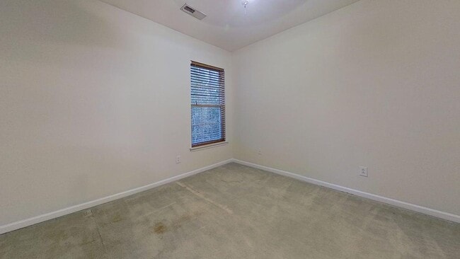 Building Photo - 3 bed / 2.5 bath - Move-in Ready 12/29/25