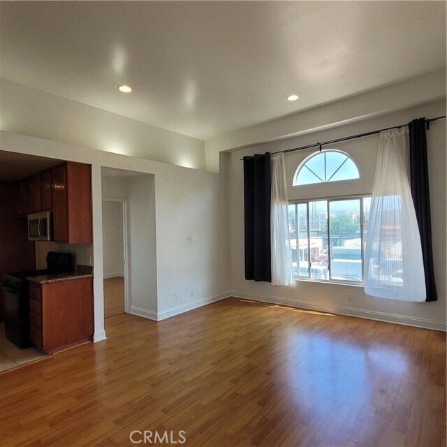 Building Photo - 11041 La Maida St