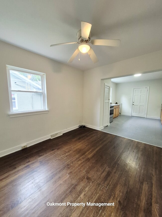 Building Photo - 900 N 38th St
