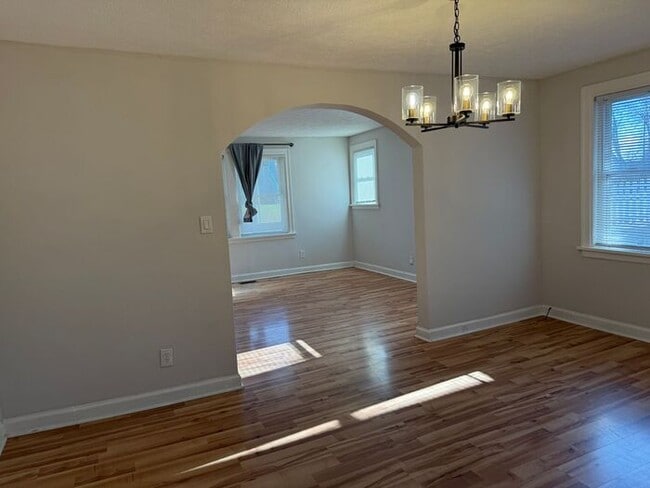 Building Photo - Spacious 4 Bedroom in North Nashville - Minutes from Downtown