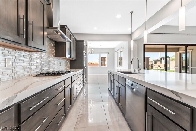 Building Photo - 8477 Wolf Mountain Ct
