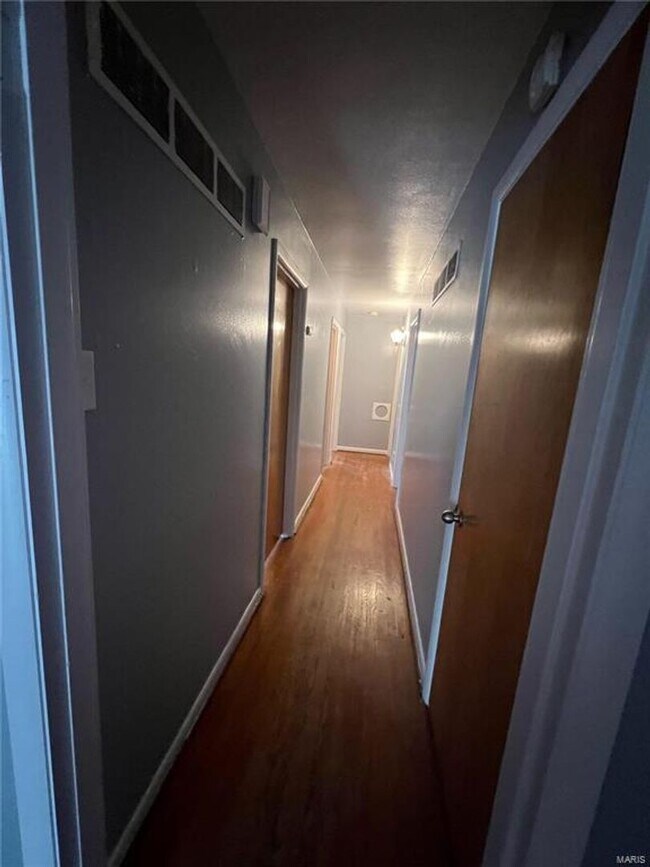 Building Photo - 1565 Zurich Dr