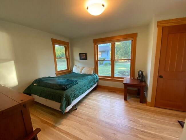 Building Photo - Furnished Home on False Bay