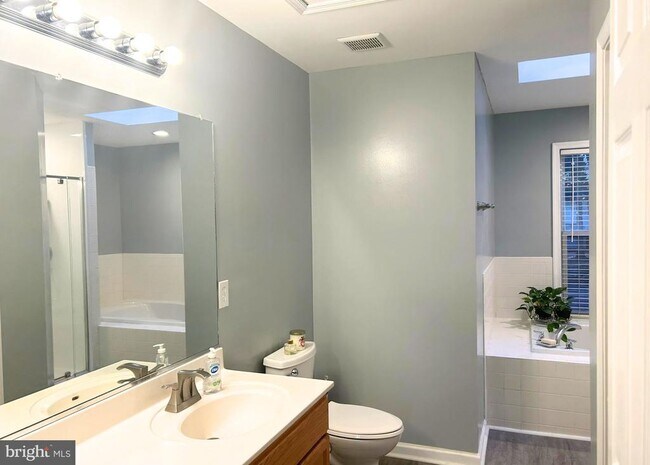 Building Photo - 12503 Toll House Rd