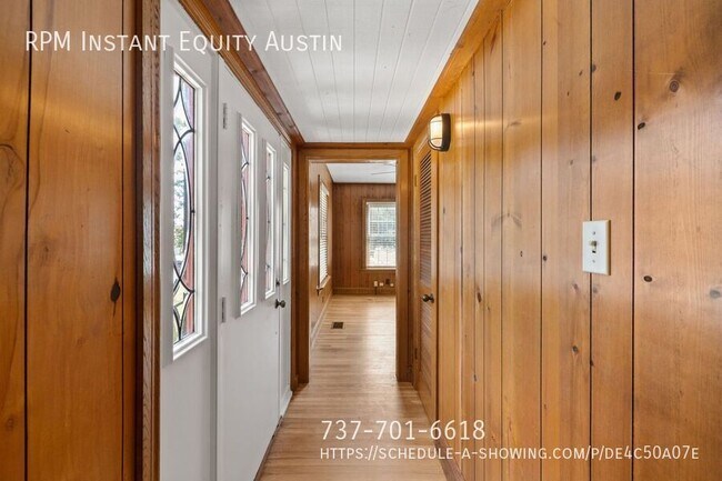 Building Photo - 1013 E 38th 1/2 St