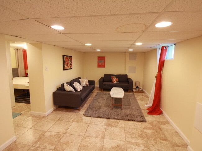 Building Photo - 2021 Washington Blvd