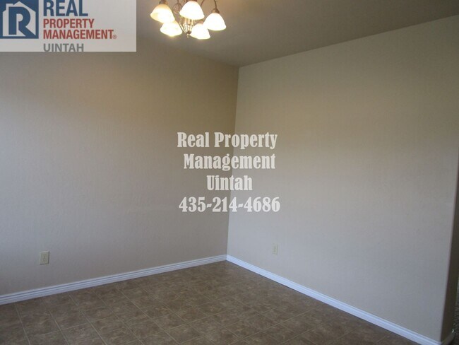 Building Photo - 1640 W 300 S