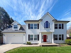 Building Photo - 520 Honeysuckle Ln