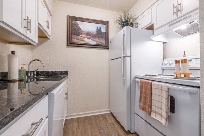 Building Photo - Crossroads