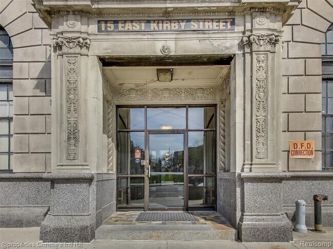 Building Photo - 15 E Kirby St