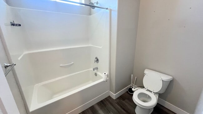 Building Photo - 3 Bed/2 Bathroom home in Herriman