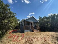 Building Photo - Escape to a peaceful, private retreat for ...