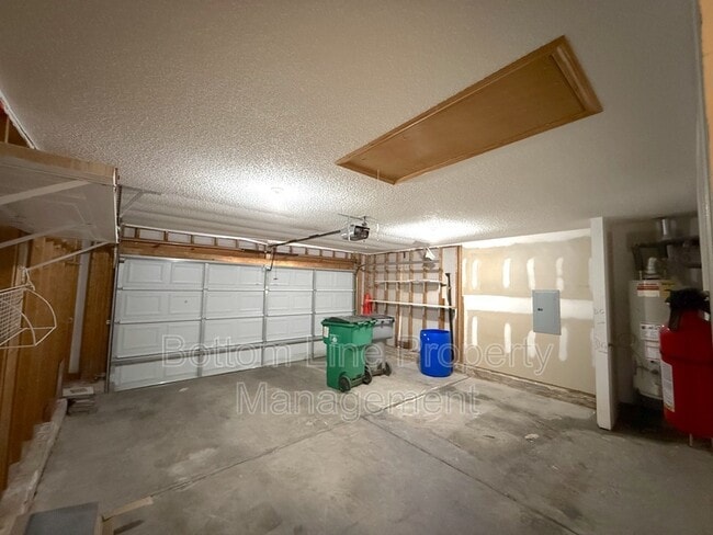 Building Photo - 511 Kingville Dr