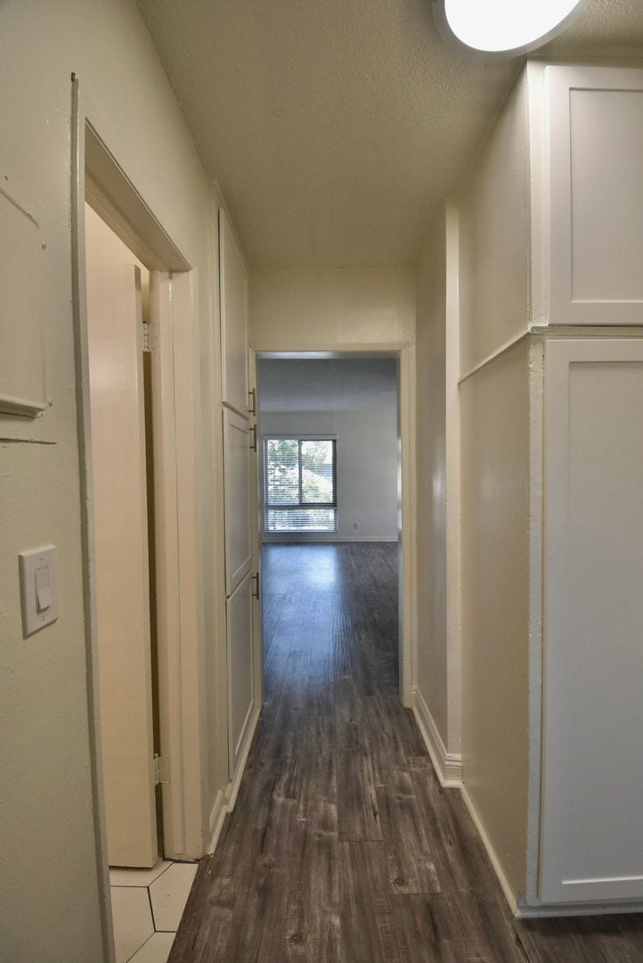 Building Photo - 12142 Burbank Blvd