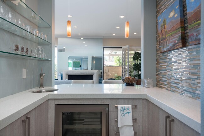 Building Photo - 66 Dartmouth Dr