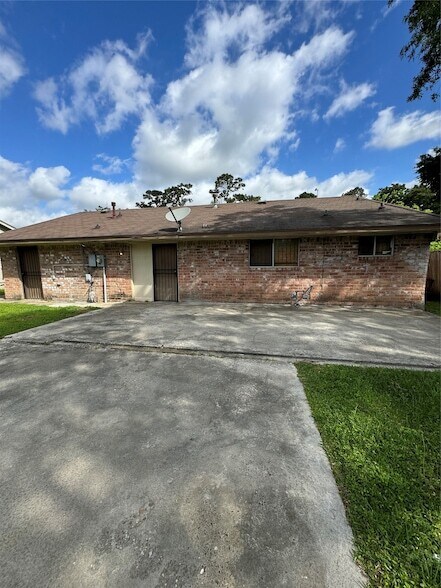 Building Photo - 6414 Bluestone Dr