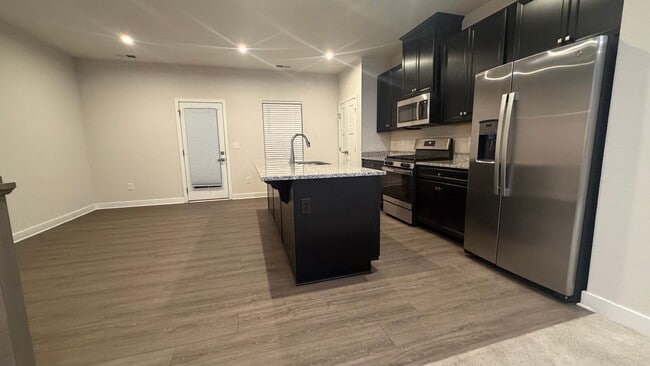 Building Photo - 2696 Azalea Garden Rd