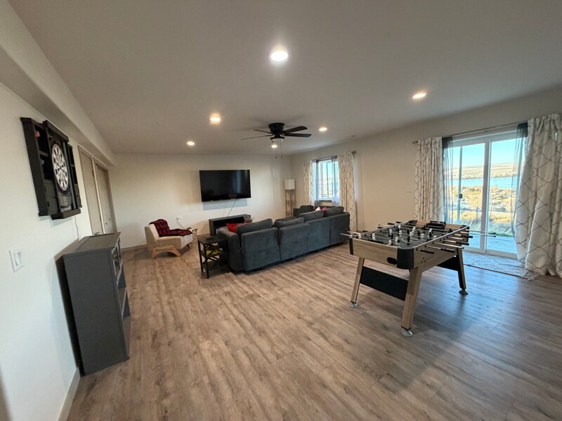 Building Photo - 185 Truman Dr