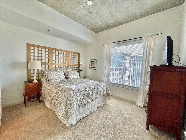 Building Photo - 155 S Court Ave