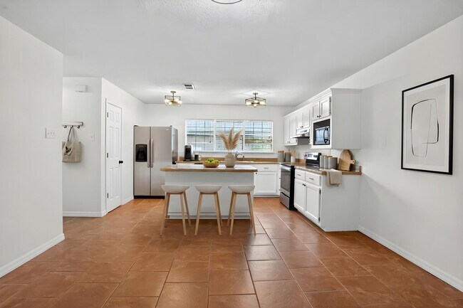 Building Photo - Beautiful Diamondhead Home