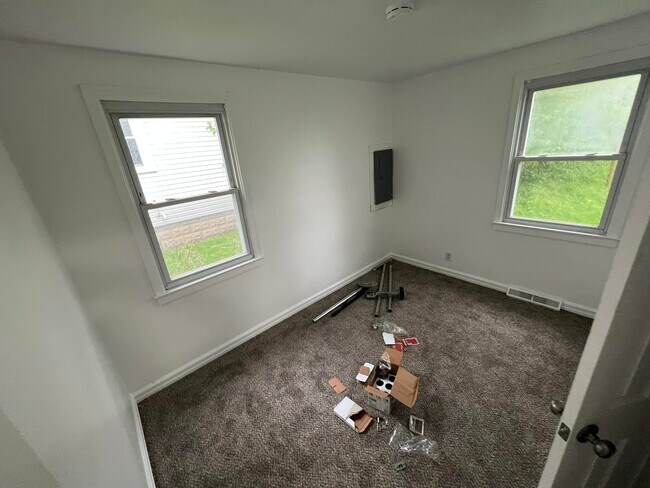 Building Photo - 317 Leonard St