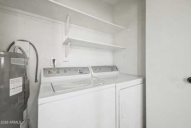 Building Photo - 20420 N 6th Dr