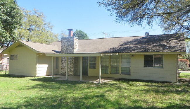Building Photo - 3 Bedroom 2 Bathroom Georgetown Home