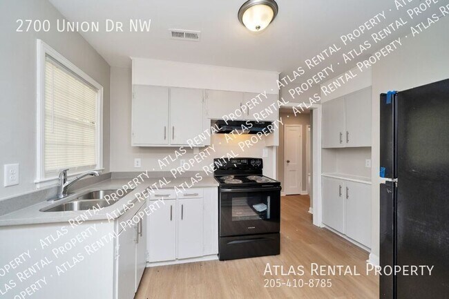 Building Photo - 2700 Union Dr NW