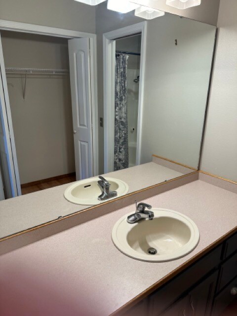 Building Photo - 1258 W Bluegrass Rd