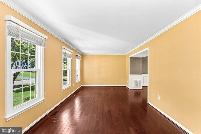 Building Photo - 10163 Yorktown Way