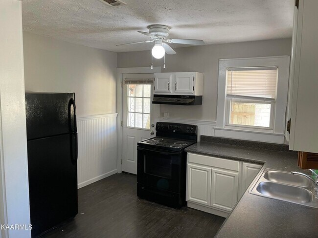 Building Photo - 2314 Coker Ave