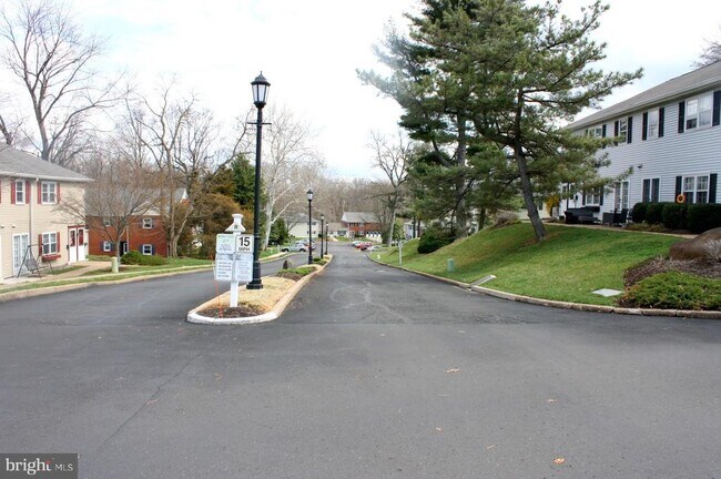 Building Photo - 1311 Yardley Commons