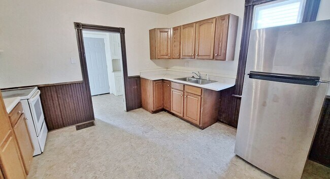 Building Photo - 233-235 Centennial Avenue