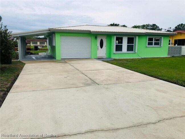 Primary Photo - 713 Killarney Dr