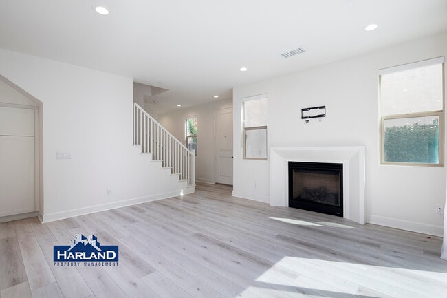 Building Photo - 3024 Estero Rd