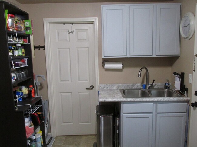 Building Photo - 405 2nd Ave