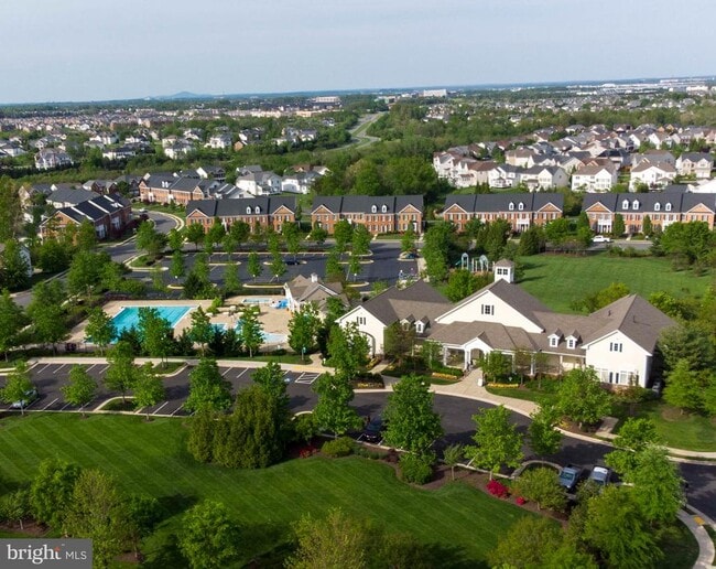 Building Photo - 23152 Evergreen Ridge Dr