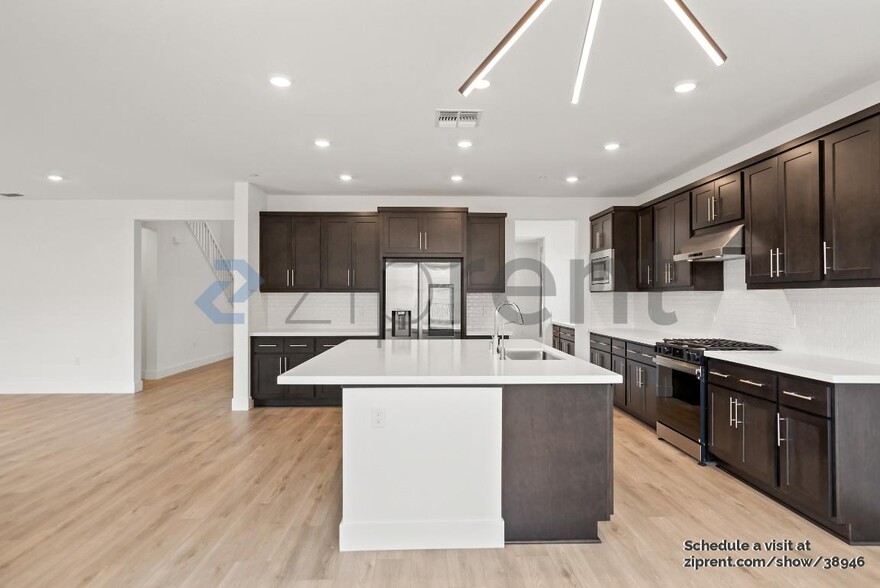Building Photo - 7799 Lamplight Ct