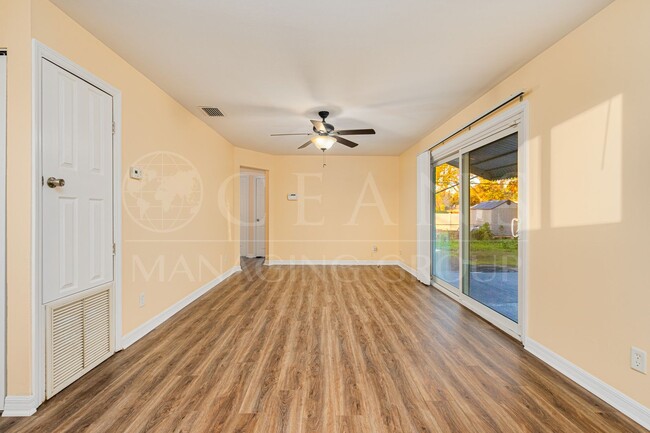 Building Photo - Cozy Home in South Daytona