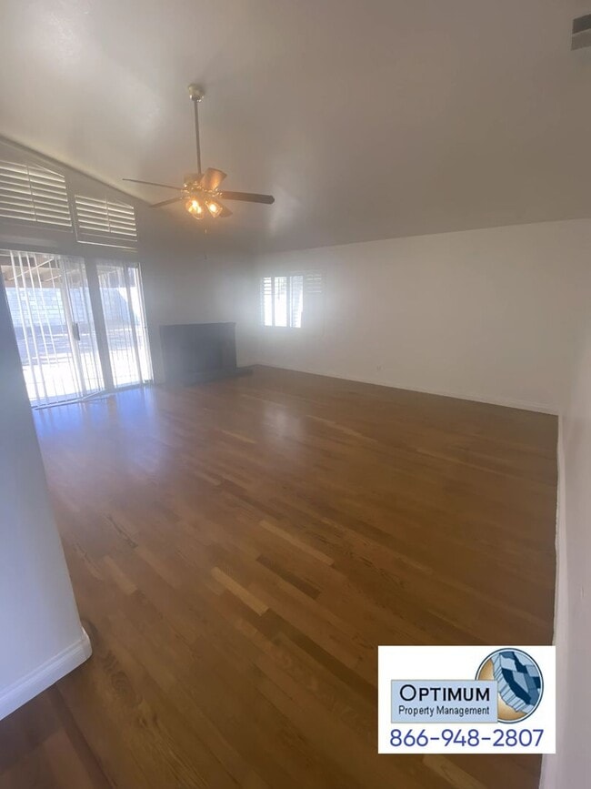 Building Photo - Charming 3-Bedroom, 2-Bathroom Home with E...