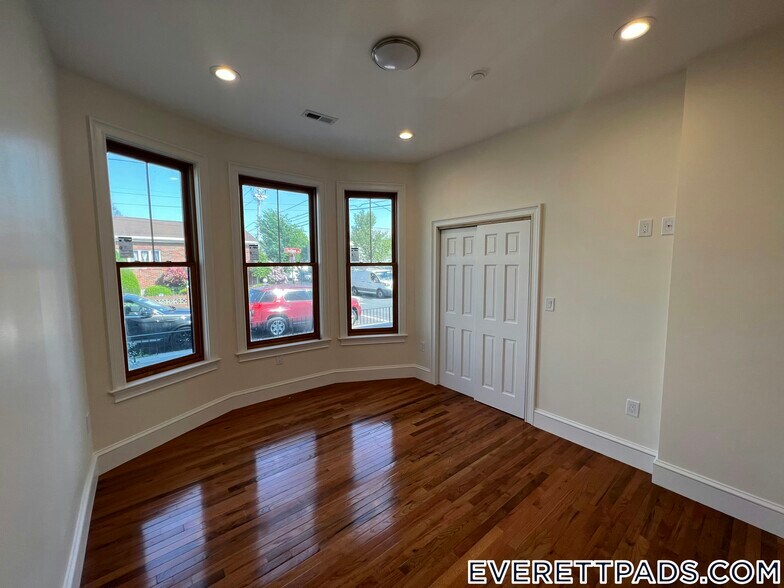 Building Photo - 74 Union St