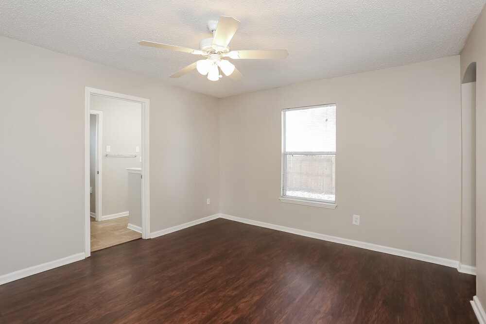 Building Photo - 4506 Deer Valley Dr