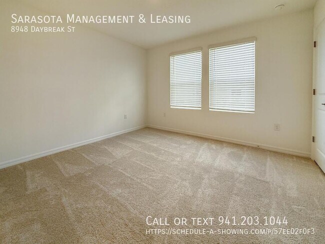 Building Photo - 8948 Daybreak St