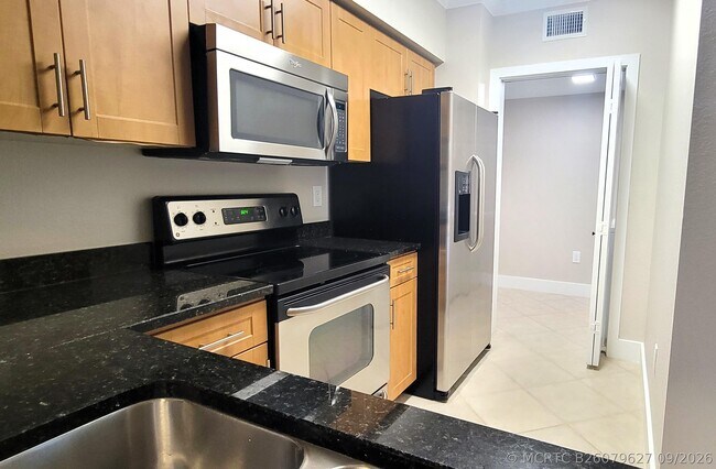 Building Photo - 6418 Emerald Dunes Dr