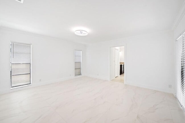 Building Photo - 20951 Chisolm Way