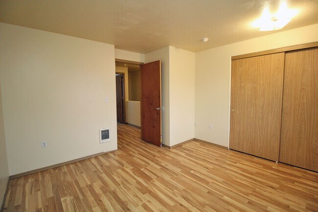 Building Photo - 3548 SE 119th Ave