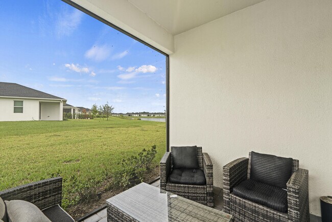 Building Photo - 8906 Dahlia Cir